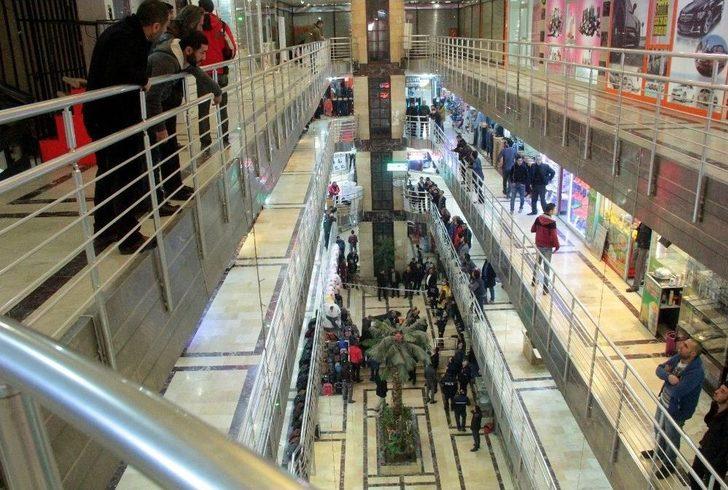 İş Merkezinde Feci Ölüm G4