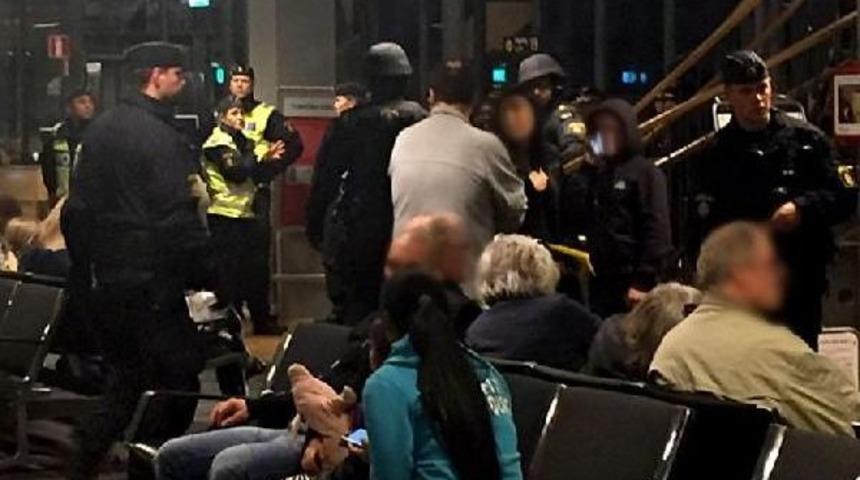 Yolcu Uçağı Bomba Ihbarı Üzerine Boşaltıldı