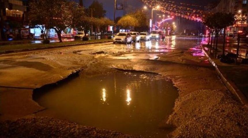 Su Borusu Patladı, Asfalt &Ccedil;&ouml;kt&uuml;