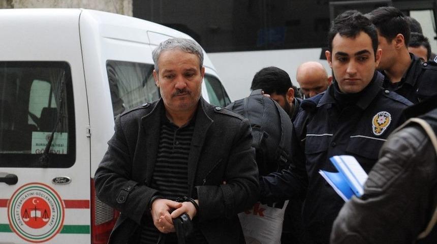 Bursa&rsquo;da Eski M&uuml;ft&uuml;l&uuml;k &Ccedil;alışanı 13 Fet&ouml; Ş&uuml;phelisi Adliyeye Sevk Edildi.