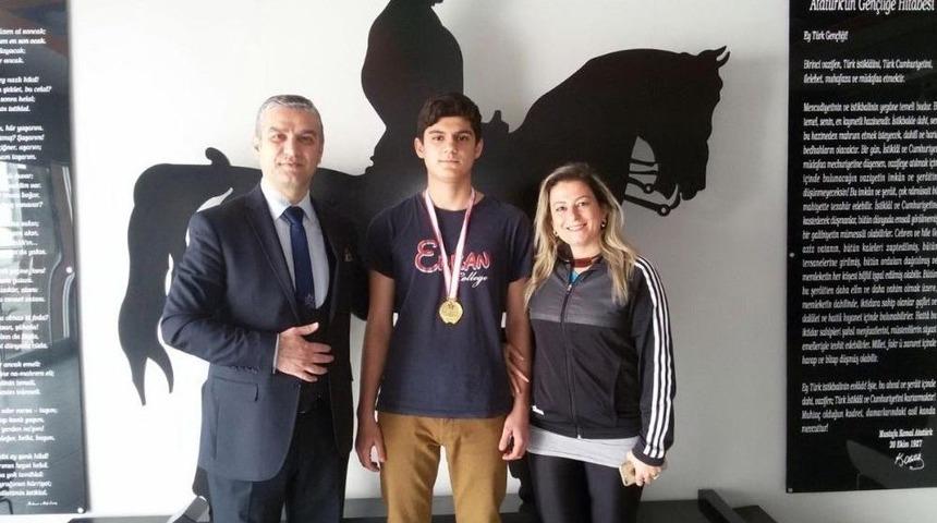 Kick Boks Gen&ccedil;lerde Adana Şampiyonu Erkan&rsquo;dan