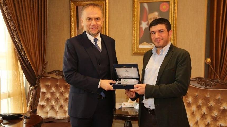 &Ccedil;ekmek&ouml;y Belediyesi Y&ouml;netişim Alanında 150 Belediye Arasında Zirvede