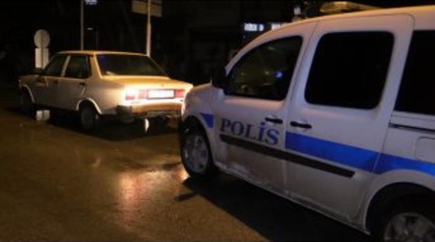 Polisten Ka&ccedil;an Ehliyetsiz S&uuml;r&uuml;c&uuml; Yakalandı