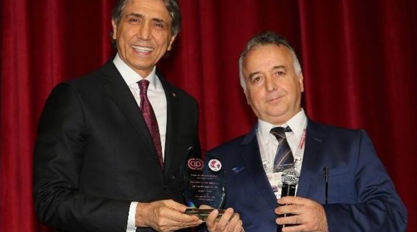 Tusyad&rsquo;dan Başkan Mustafa Demir&rsquo;e Teşekk&uuml;r Plaketi