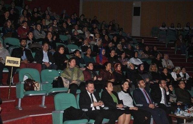 Aydın’da Ak Parti’li Kadınlardan ’kadına Şiddeti Kınıyoruz’ Konferansı