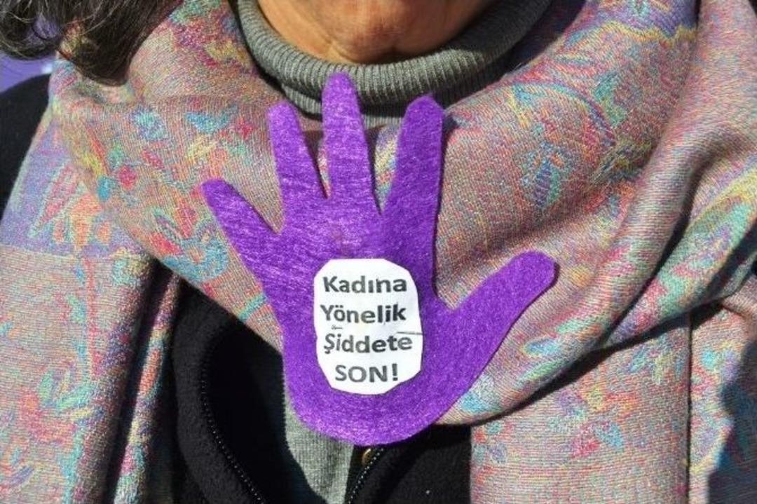 Kadına Y&ouml;nelik Şiddete &lsquo;dur&rsquo; Diyebilmek İ&ccedil;in Farkındalık Standı A&ccedil;tılar