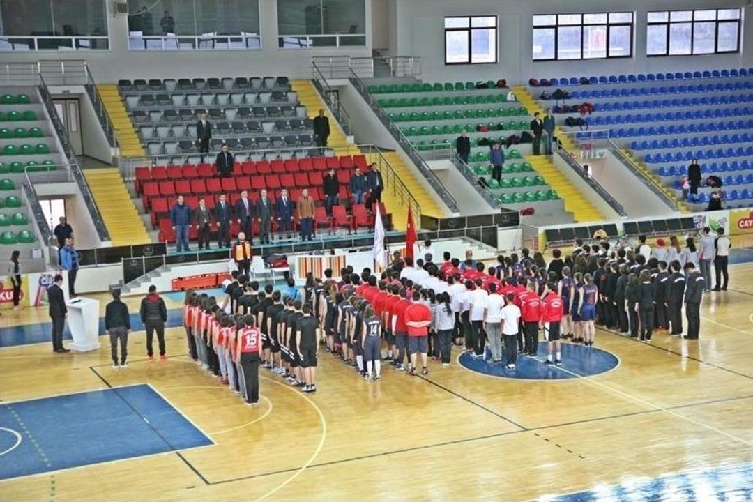 Gen&ccedil;ler Kız-erkek B&ouml;lgesel Eleme Yarışmaları Rize&rsquo;de Başladı