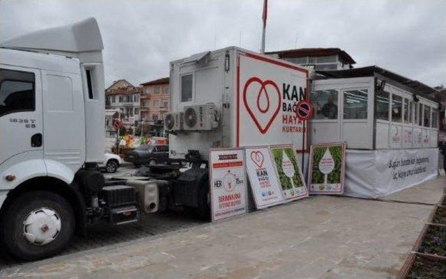 Emekli Bankacı, Kızılay’ın Daimi Kan Bağışçısı