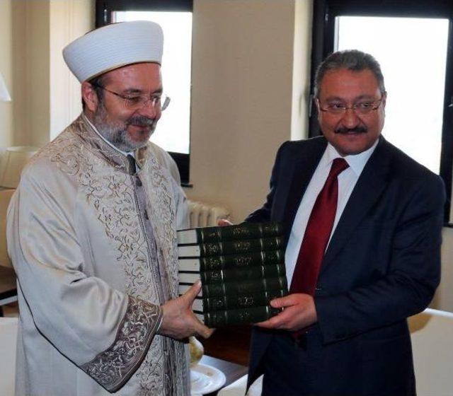 Diyanet İşleri Başkanı Görmez, Sabah Namazı Kıldırdı: Allah'a Sığının (3)