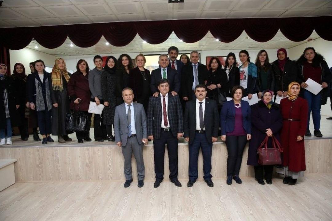 Başkan B&uuml;y&uuml;kkılı&ccedil; Melikgazi Yurt M&uuml;d&uuml;rl&uuml;ğ&uuml; &Ouml;ğrencilerinin Konuğu Oldu