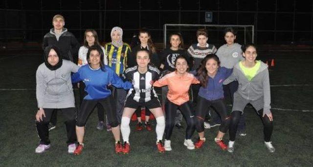 İnegöl’De Ilk Futbol Takımı Sahaya Indi