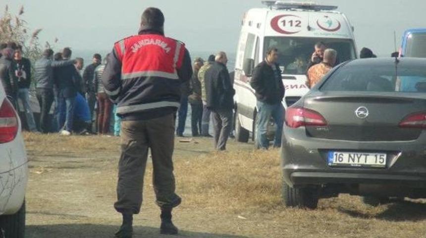 Uluabat G&ouml;l&uuml; Kıyısında Barakada Piknik T&uuml;p&uuml;nden Zehirlenerek &Ouml;ld&uuml;