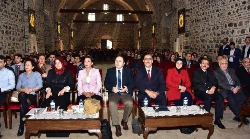 Şehzadeler Belediyesi&rsquo;nde K&uuml;lt&uuml;rel Değerler Konferansı