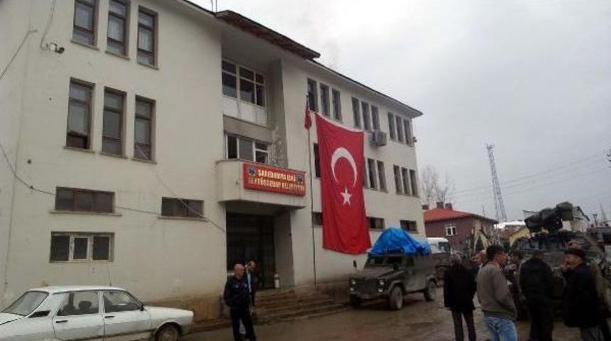 Beyt&uuml;şşebap Kaymakamı Murat Şener, Belediyeye Kayyum Olarak Atandı