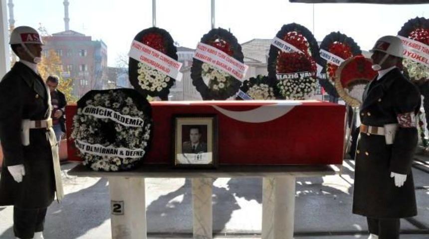 Ailesi 53 Yıl &Ouml;nce Kıbrıs'ta Katledilen Tabip Tuğgeneral Nihat İlhan, Elazığ'da Son Yolculuğuna Uğurlandı