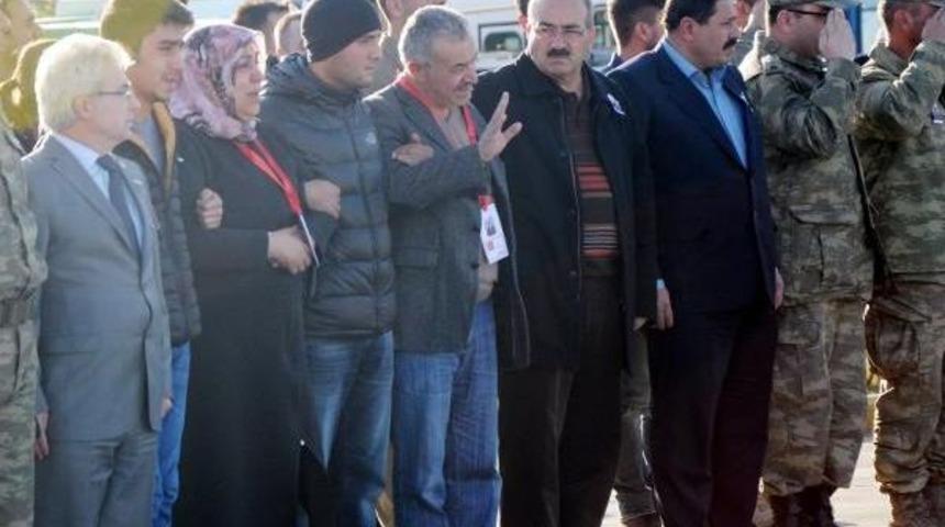 Fırat Kalkanı'nın 17'inci Şehidi Bitlis'e G&ouml;nderildi