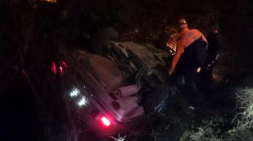 Virajı Alamayınca Şarampole Yuvarlandılar