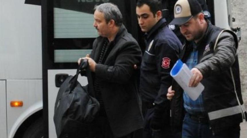 Bursa&rsquo;Da Fet&ouml;&rsquo;Den G&ouml;zaltına Alınan 13 Eski M&uuml;ft&uuml;l&uuml;k &Ccedil;alışanı Adliyede