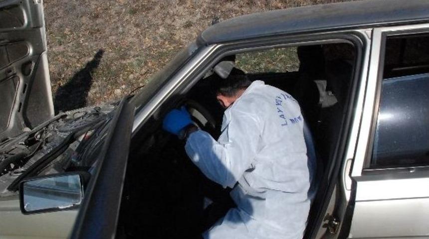 Hırsızlar Yakalanmamak İ&ccedil;in Direksiyon Kılıfını S&ouml;kt&uuml;ler