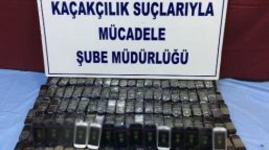 Kargo Teslim Kaçak Cep Telefonları Ele Geçirildi