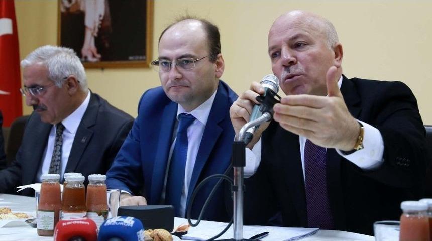 Başkan Sekmen, Muhtarlara Cumhurbaşkanlığı Hükümet Sistemi’ni Anlattı