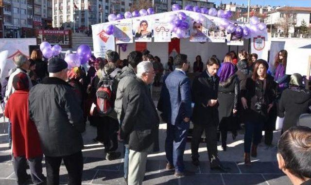 Sivas'ta Kadına Şiddet Protesto Edildi