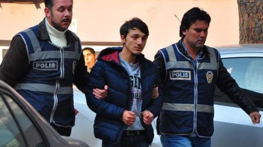 Manisa'da Bı&ccedil;aklı Kavga: 1 &Ouml;l&uuml;, 1 Yaralı