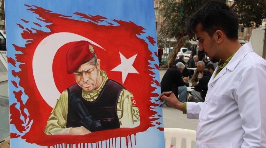 Annesinin R&uuml;yasında G&ouml;rd&uuml;ğ&uuml; Şehit &Ouml;mer Halisdemir&rsquo;i Tuvale &Ccedil;izdi