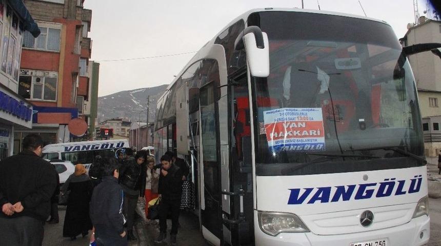 Hakkari&rsquo;ye 3 Yıl Aradan Sonra Otob&uuml;s Sevinci