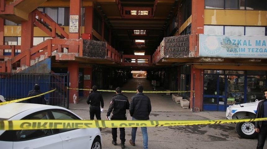 Bayrampaşa&rsquo;da Ş&uuml;pheli Paket Paniği