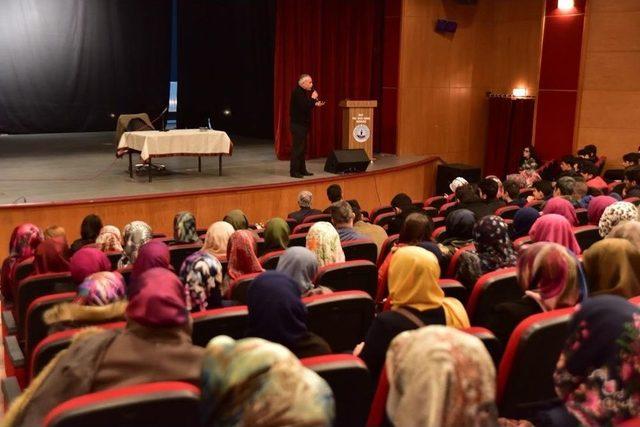 Ahlat’ta Ygs’ye Girecek Öğrencilere Seminer