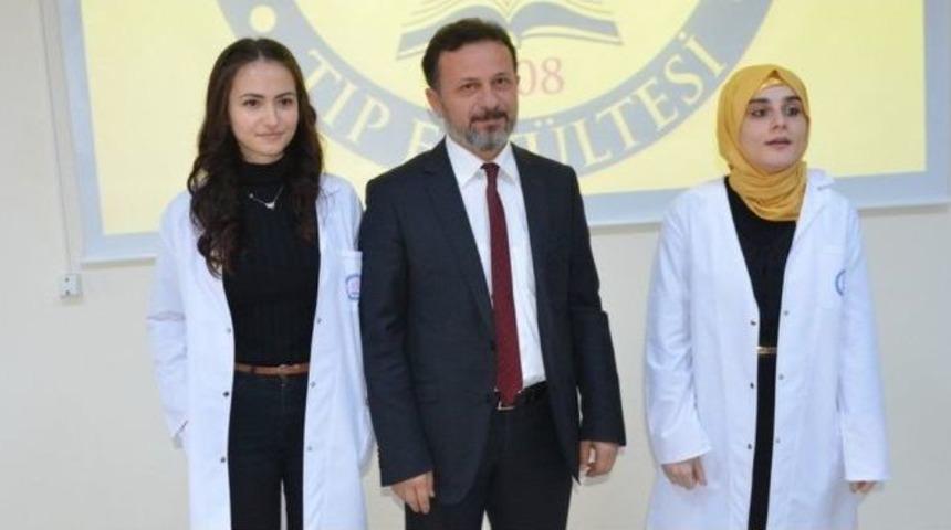 Doktor Adayları Beyaz &Ouml;nl&uuml;klerini Giydi