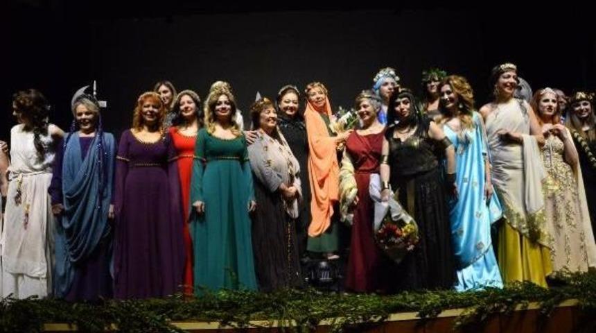 'kilikya'nın Kadınları' Alkışlandı