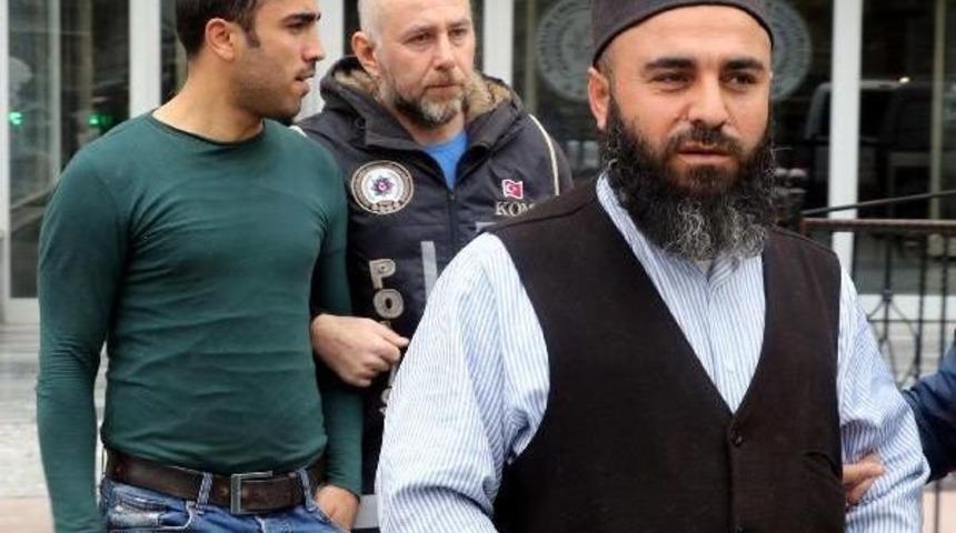 Eşyaların Arasından Kaçak Sigara Çıktı