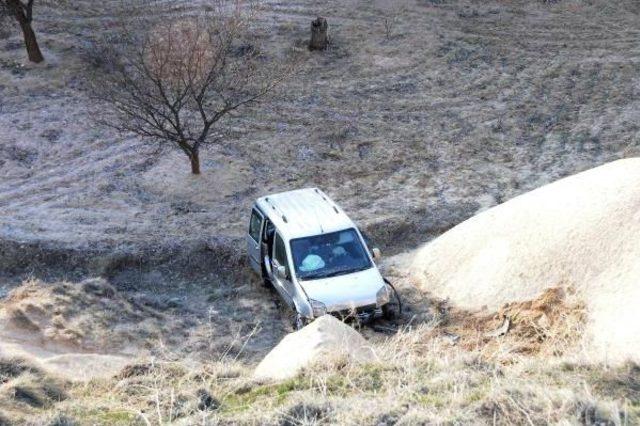 Göreme’De Hafif Ticar Araç Uçuruma Düştü: 2 Yaralı