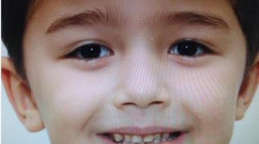 Boğazına Tost Par&ccedil;ası Ka&ccedil;an &Ccedil;ocuk, 23 G&uuml;n Sonra &Ouml;ld&uuml;