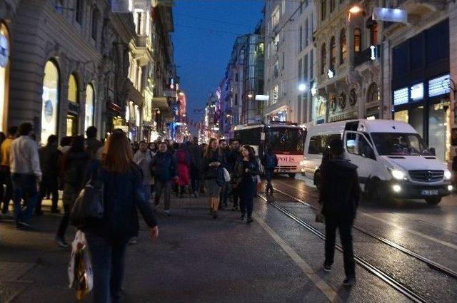 Beyoğlu Galatasaray Lisesi’nde Patlayan Doğalgaz Vanası Paniğe Yol Açtı