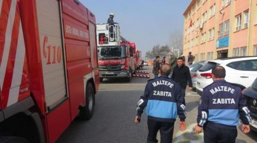 Okulda Yangın &Ccedil;ıktı &Ouml;ğrenciler G&ouml;zyaşlarına Boğuldu
