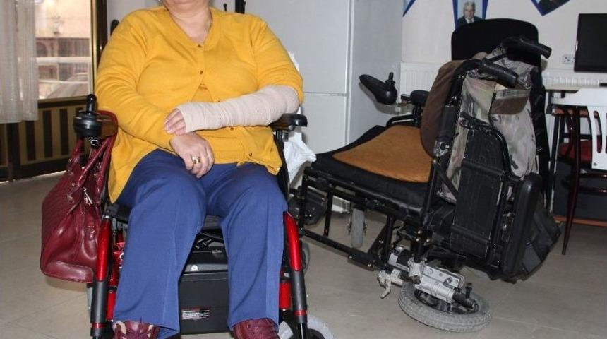 Engelli Kadına &Ccedil;arpıp Ka&ccedil;tı