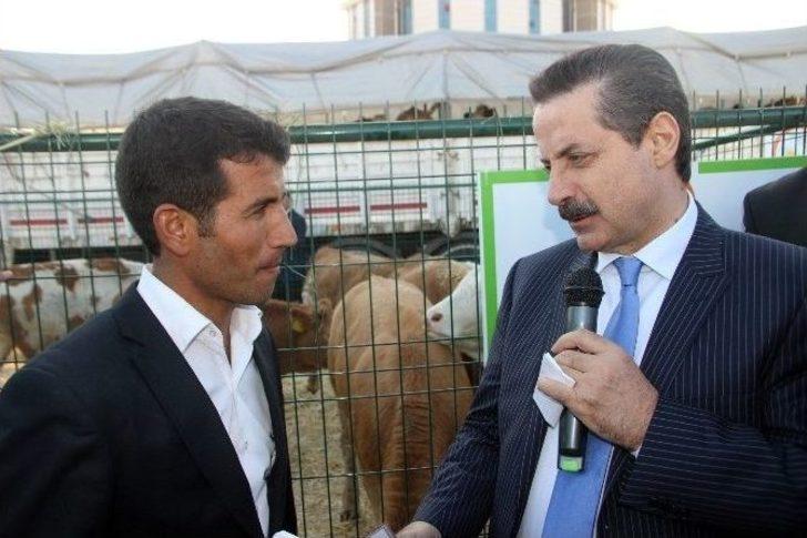 Bakan Çelik Büyükbaş Teslim Törenine Katıldı G1