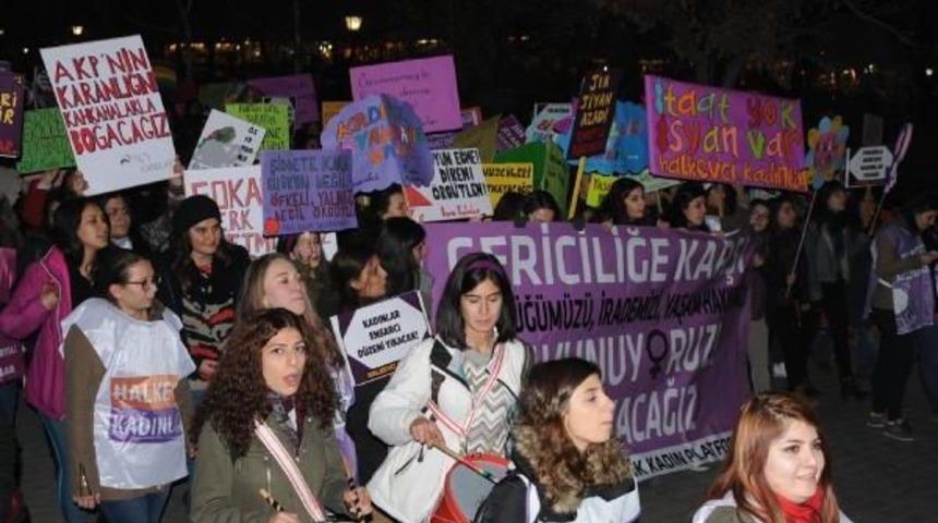 Eskişehir'de Kadınlar Y&uuml;r&uuml;d&uuml;