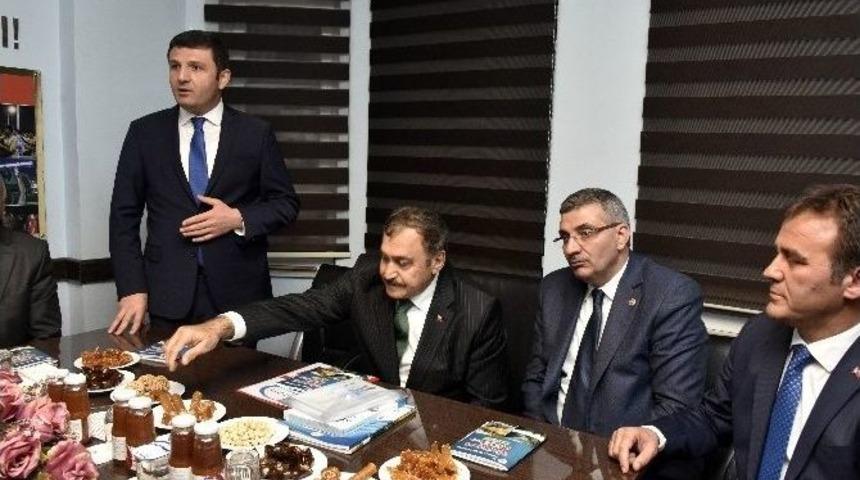 Orman Ve Su İşleri Bakanı Veysel Eroğlu G&uuml;m&uuml;şhane&rsquo;de