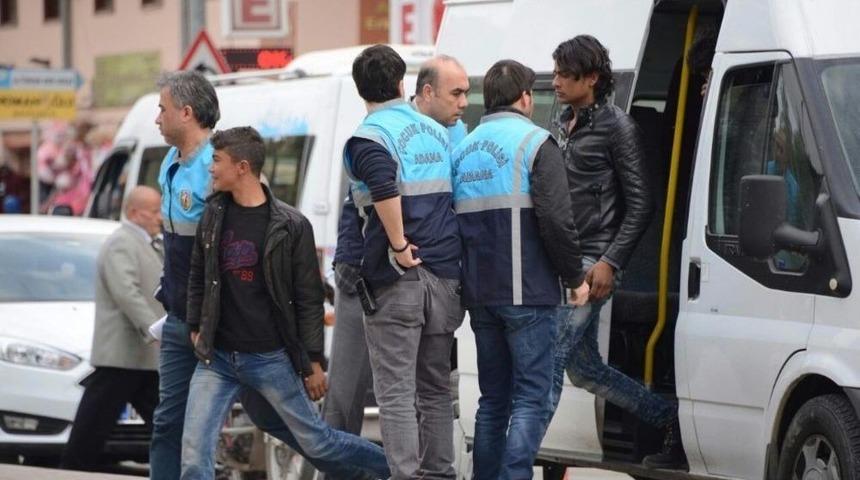 Adana&rsquo;da &Ccedil;ocukları Dilendirenlere Operasyon