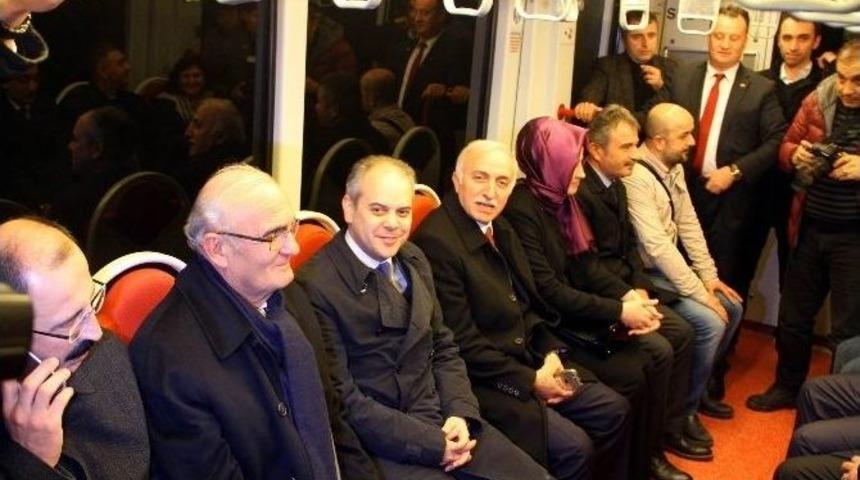 Bakan Kılı&ccedil; Tramvayla Yolculuk Yaptı