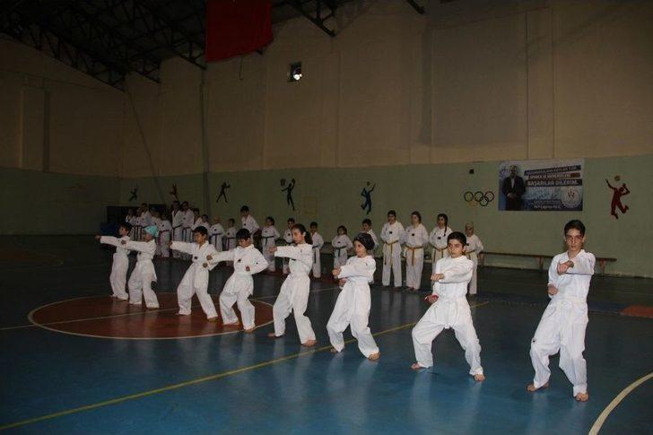 Oltu’da Taekwondo Kuşak Sınavı Yapıldı G2