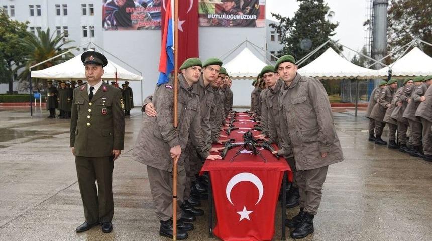 Kısa Dönem Yükümlülerinin Yemin Töreni Vali Mahmut Demirtaş’ın Da Katılımıyla Gerçekleştirildi