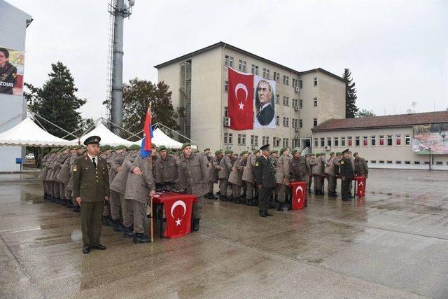 Kısa Dönem Yükümlülerinin Yemin Töreni Vali Mahmut Demirtaş’ın Da Katılımıyla Gerçekleştirildi