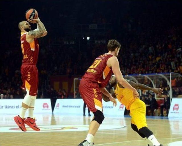 Galatasaray Odeabank - Barcelona Lassa: 78 - 64