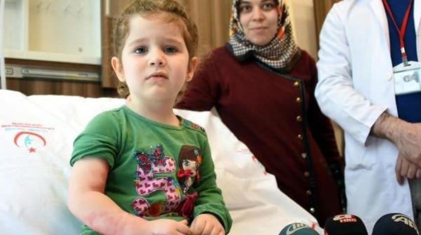 K&uuml;&ccedil;&uuml;k Rabia&rsquo;Nın Yanan Kolu Kesilmekten Kurtarıldı