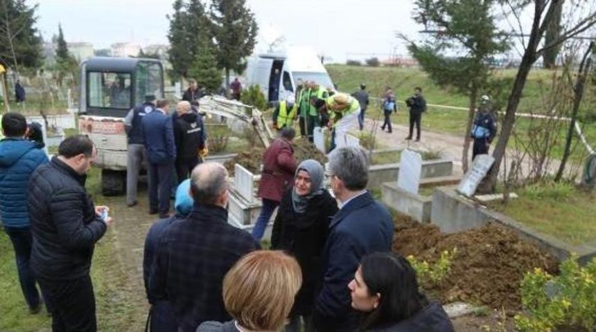 Depremde &Ouml;len Hicran'ın Ailesi Dna Testi Istedi 28 Mezar A&ccedil;ıldı